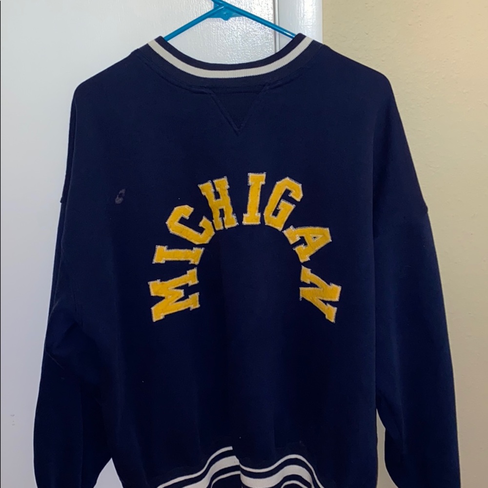 Throwback Michigan crew neck